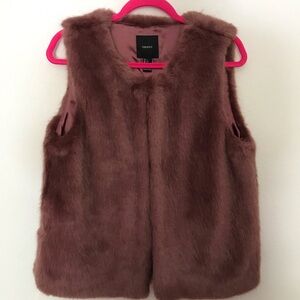 NWT Mauve Faux Fur Vest